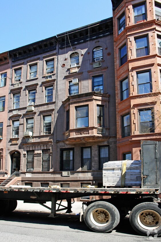 Foto del edificio - 113 W 82nd St