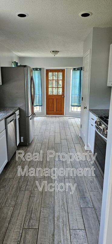 Building Photo - 427 W Smithfield Cir
