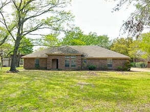 Building Photo - 228 S Pearson Ln