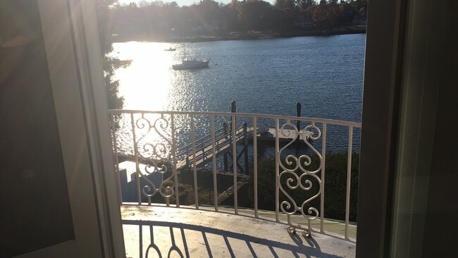 Foto del edificio - Steamboat Road / Greenwich Harbor Apartments