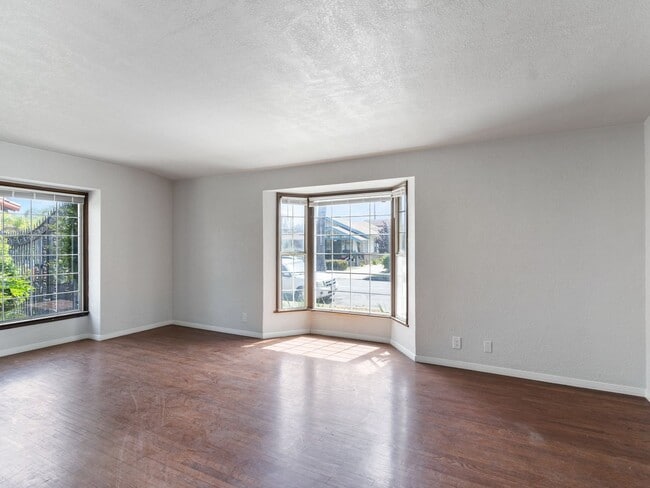 Building Photo - 801 St Louis Ave