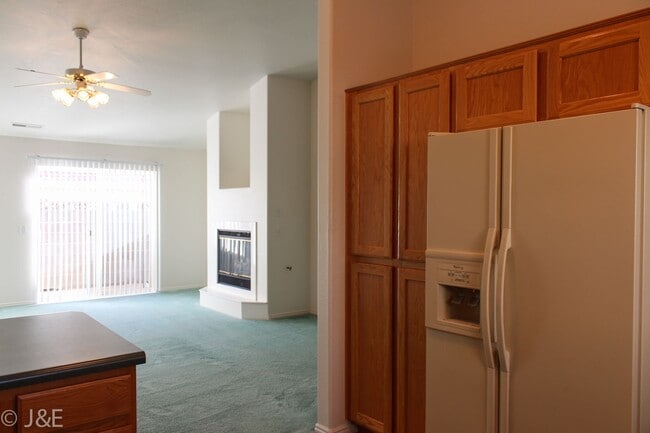 Building Photo - Cozy 2 Bed 2 Bath