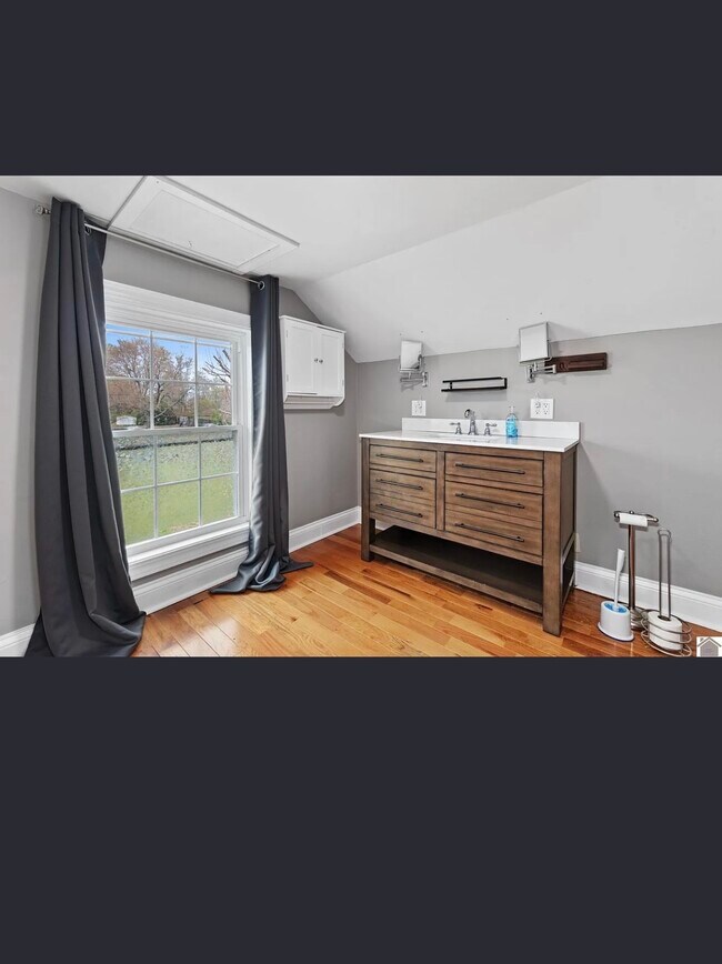 Foto del edificio - 306 W Fairview Ave