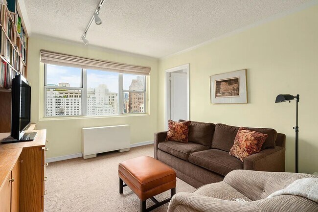 Foto del edificio - 77 E 12th St