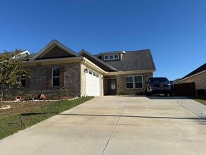 Building Photo - 3948 Ella Dr