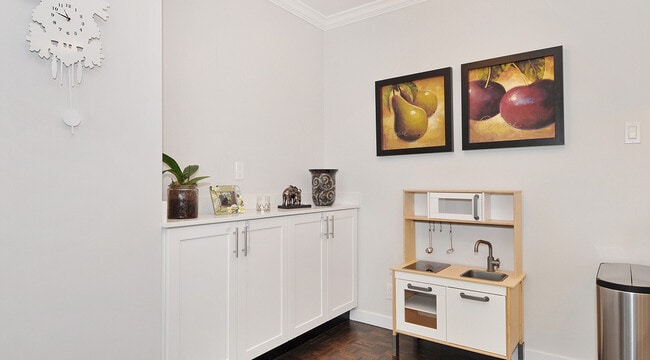 Building Photo - Pacific Beach Apartments