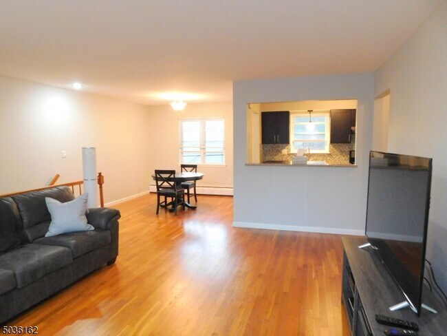 Foto del edificio - 43 Conforti Ave