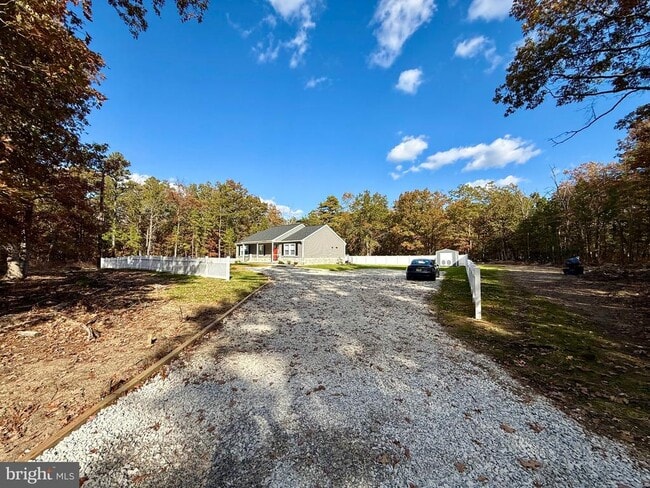 Building Photo - 801 6th Rd