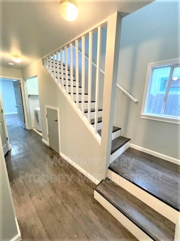 Building Photo - 1277 Hilby Ave