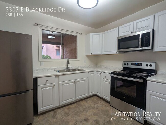 Building Photo - 3307 E Blacklidge Dr