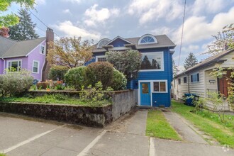 Building Photo - 1401 NE 70th St