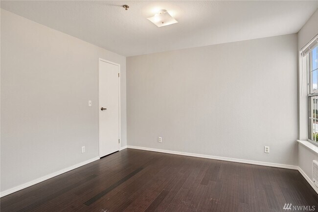 Foto del edificio - 1626 Grant Ave S