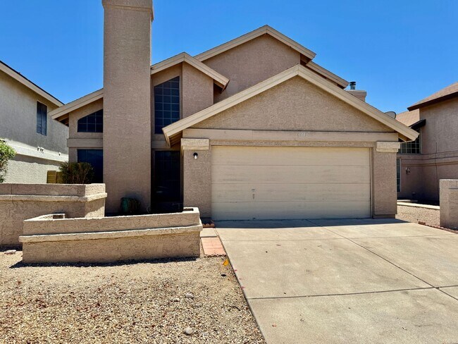 Foto del edificio - Two Story 3 Bedroom/2.5 Bath Home. Clean & Ready for Immediate Move-in!