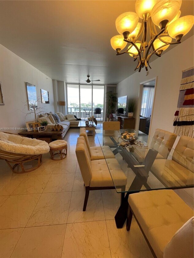 Foto principal - 9559 Collins Ave