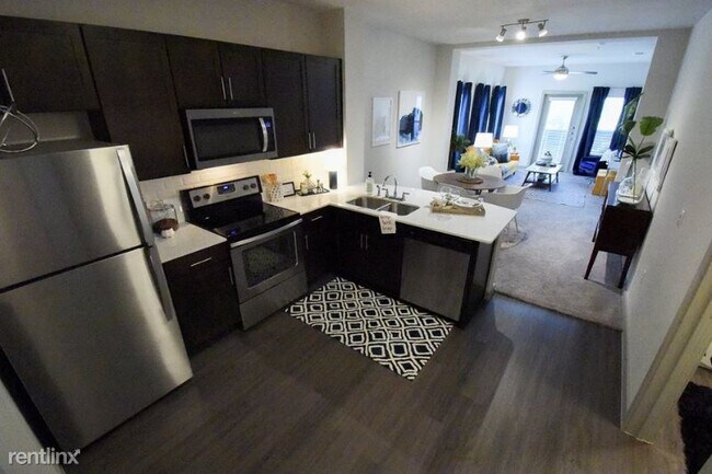 Foto del edificio - 4415 S IH 35 Frontage Rd