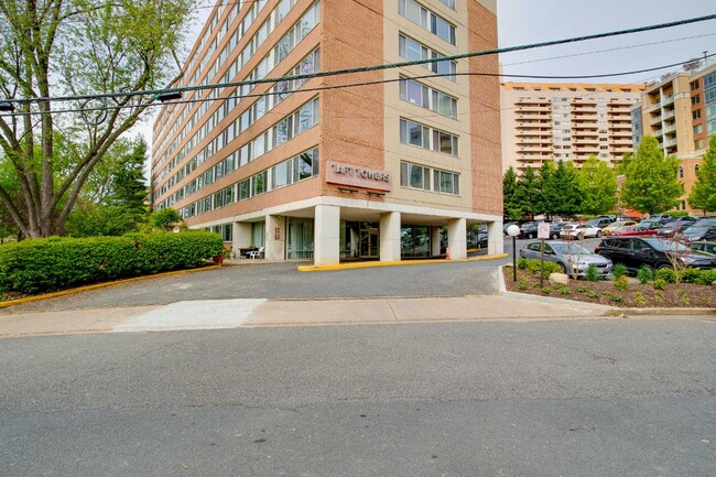 Building Photo - 1210 N Taft St