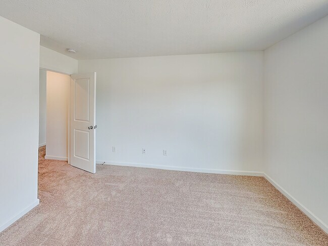 Foto del edificio - 2056 White Oak Ln