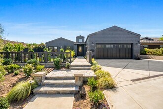 Building Photo - 531 De Anza Dr