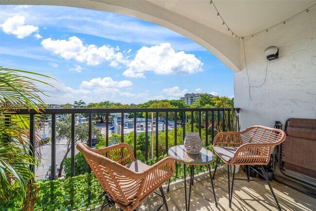 Foto del edificio - 2150 SW 16th Ave