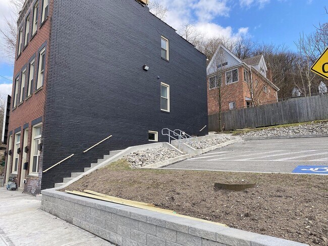 Building Photo - 6026 Butler St