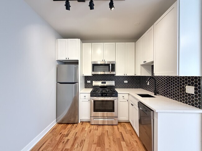 Foto del edificio - 643 W Wrightwood Ave