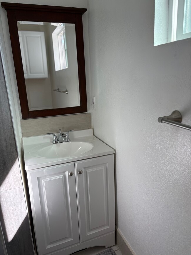 Bathroom - 4746 W 171st St