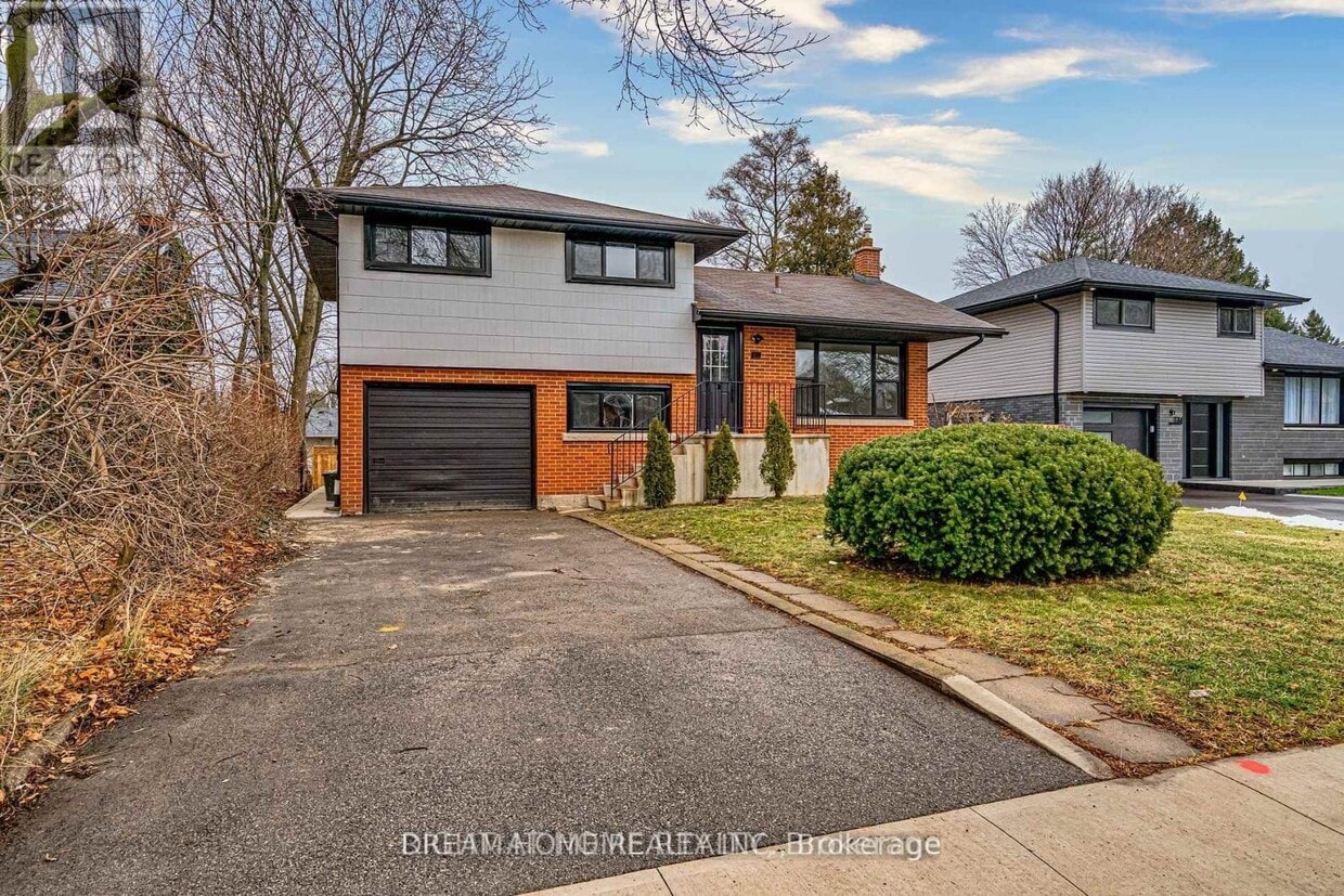 Primary Photo - 178 Columbia Dr