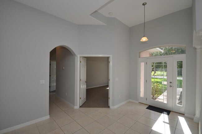 Foto del edificio - "Spacious 2086 Sq Ft Oasis 4 bedrooms , 2 ...