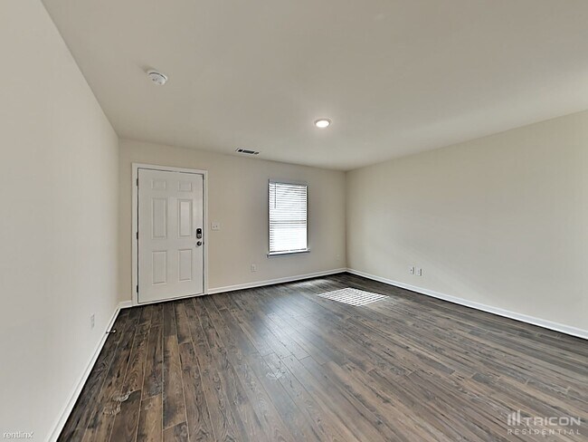 Building Photo - 207 Renwick Dr