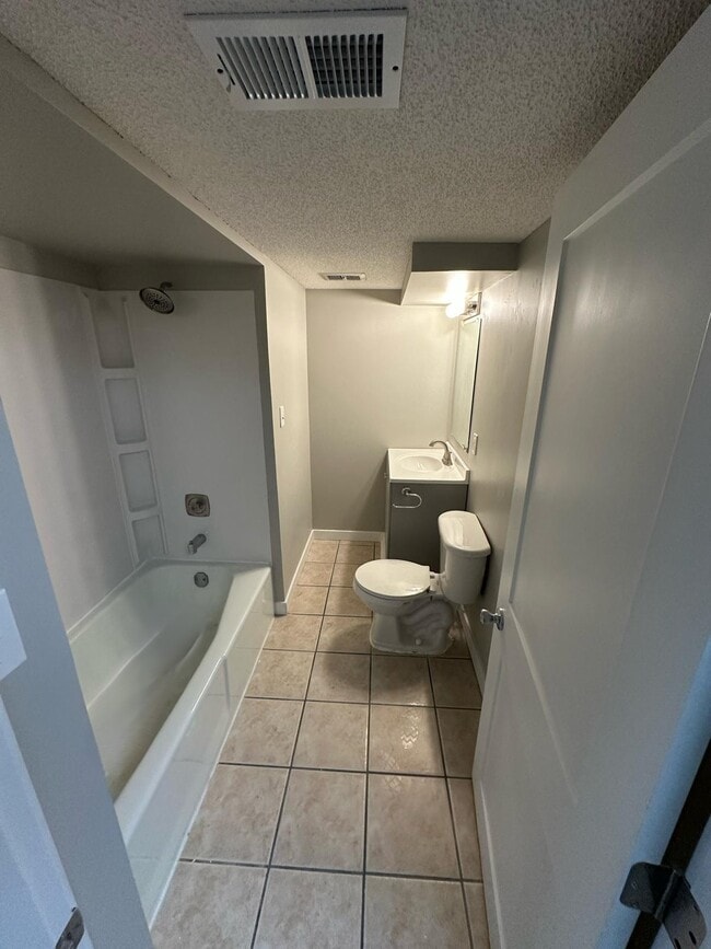 Foto del edificio - 1764 Montreal Ave