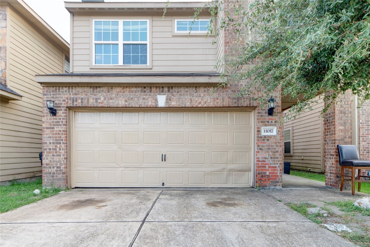 Foto principal - 11017 Panther Ct