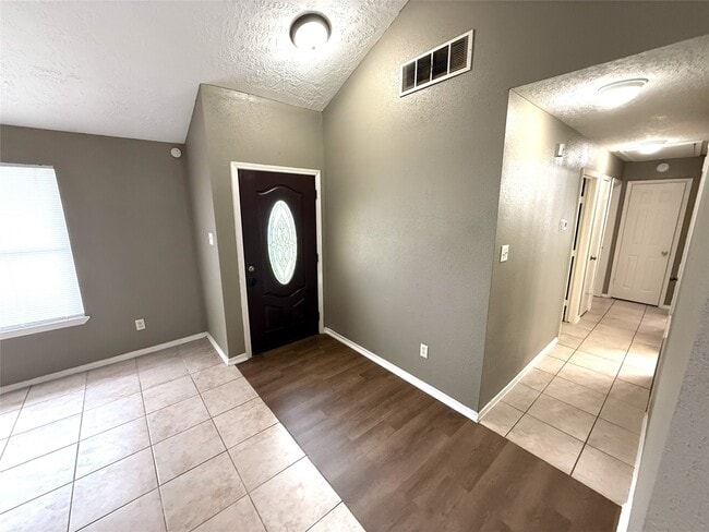 Building Photo - 2503 Ironclad Dr
