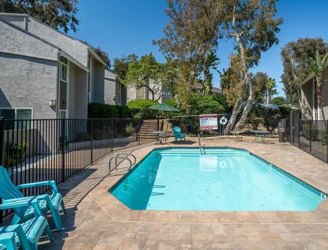 Foto del edificio - 6333 College Grove Way