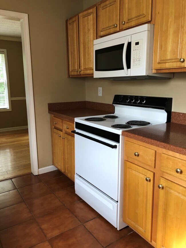 Foto del edificio - 364 Inman Rd