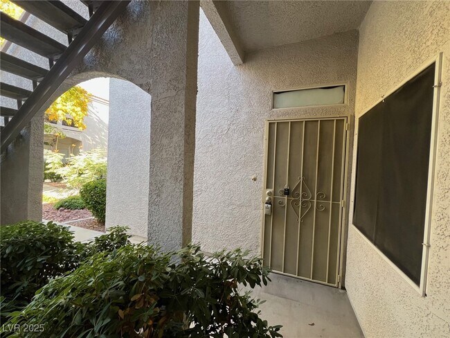 Building Photo - 700 Carnegie St