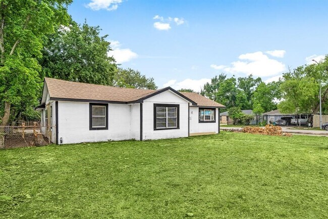 Building Photo - 4726 Angleton St