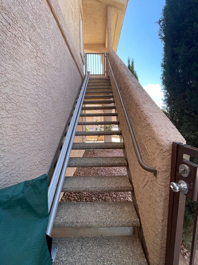 Building Photo - Sandstone - Condo