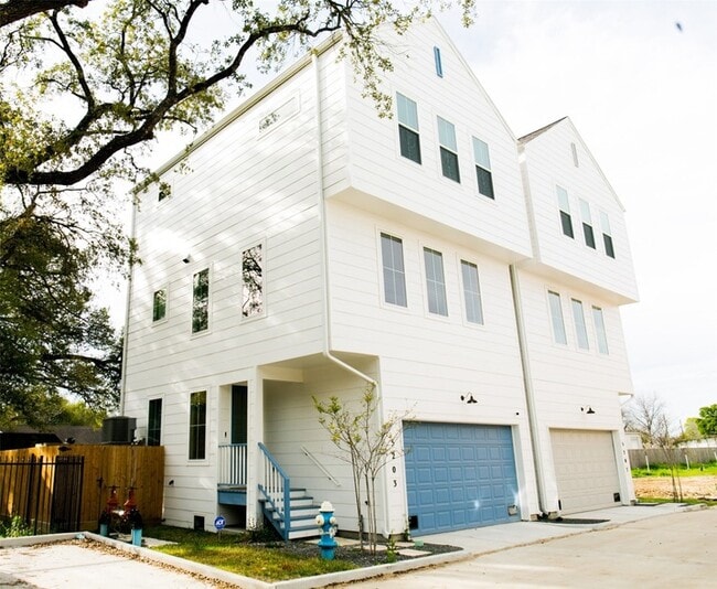 Foto del edificio - 5203 Burress Springs Ln