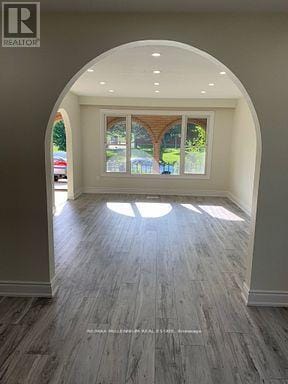 Building Photo - 351 Queen Victoria Dr