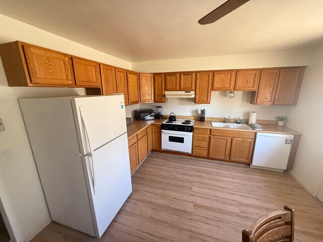 Foto del edificio - 2524 Erskine Creek Rd