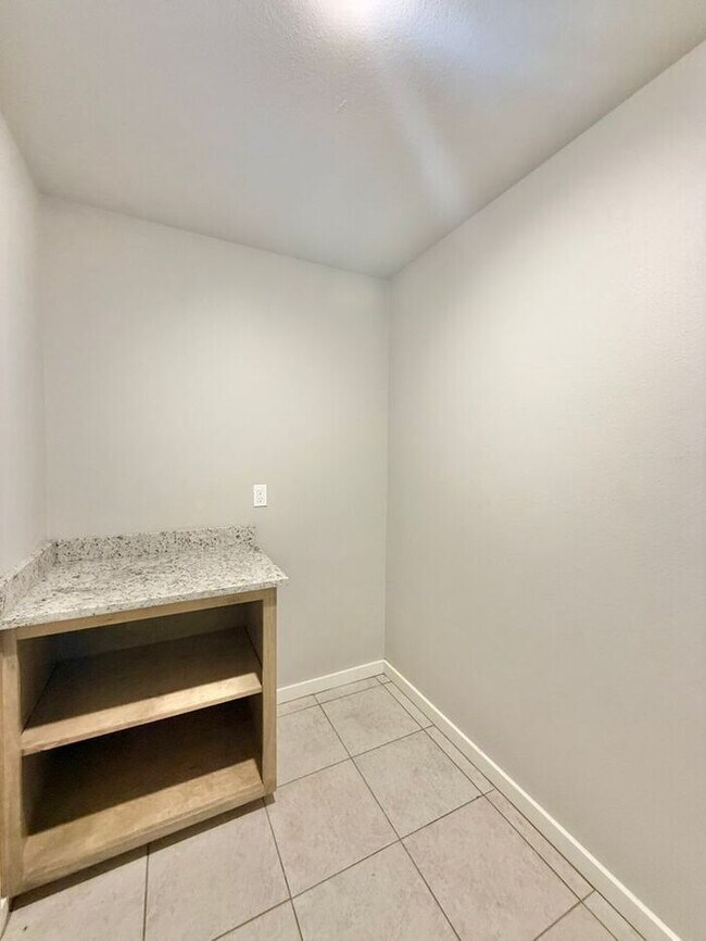 Foto del edificio - Coming Soon: Charming 1-Story 4 Bedroom Home with Modern Comforts!