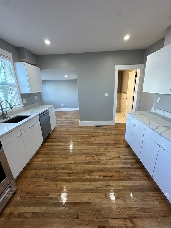 Building Photo - 10 Gartland St