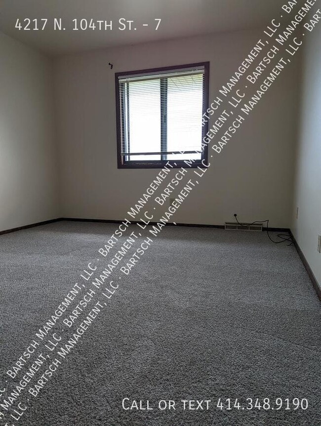 Building Photo - 4217 N 104th St