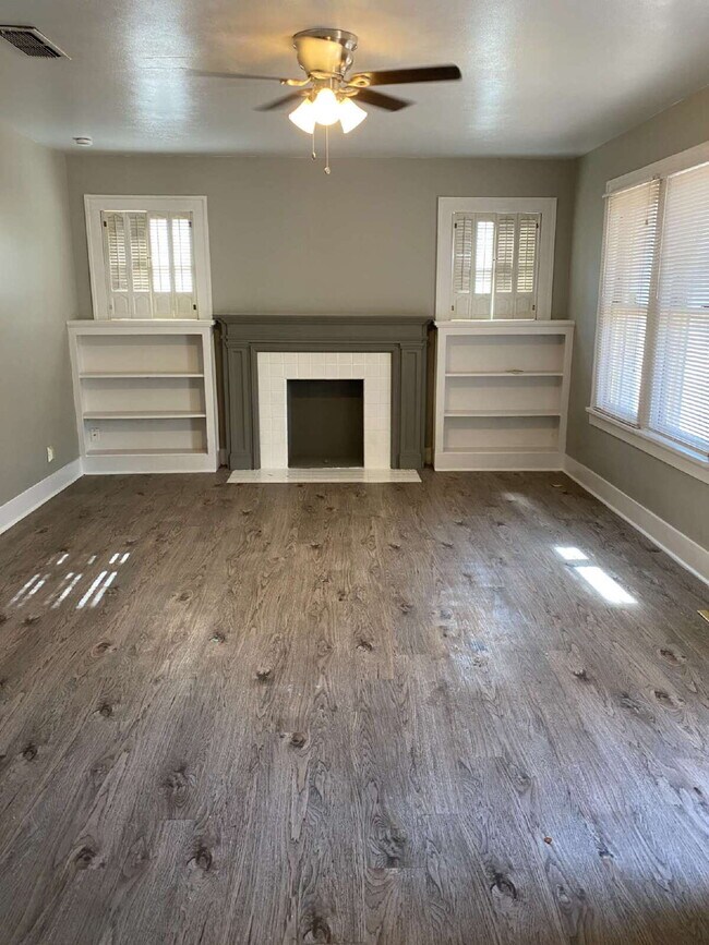 Foto del edificio - PRE-Leasing!! "Charming" 3-Bed, 2-Bath Home