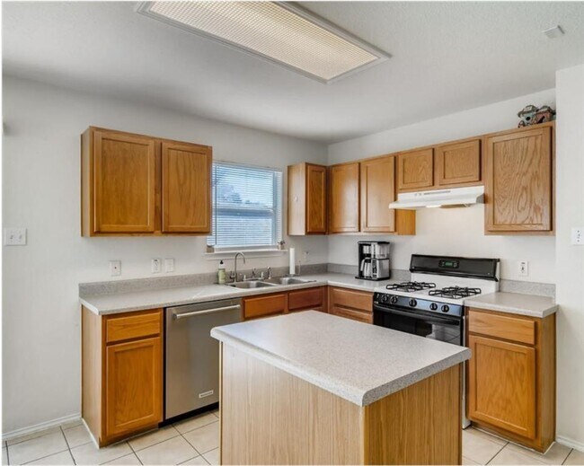 Building Photo - 12205 Kelton Dr