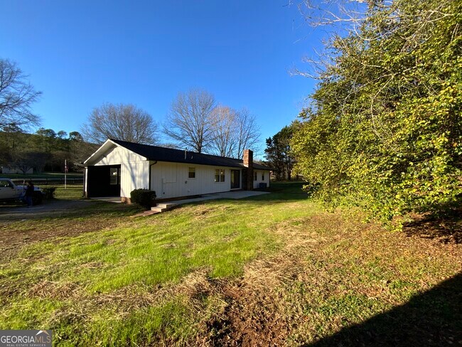 Building Photo - 5569 Fosters Mill Rd