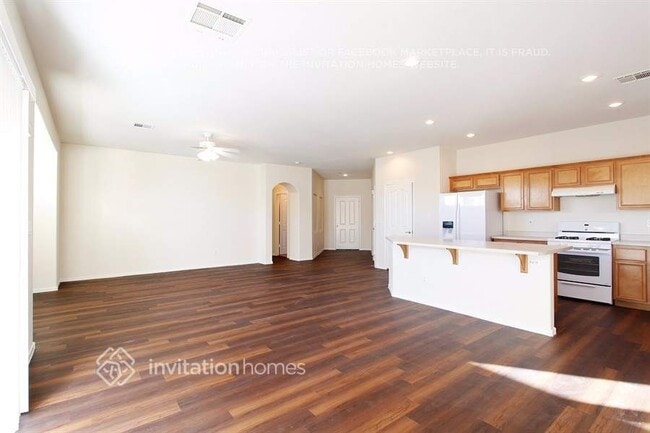 Building Photo - 4215 Cannondale Ave