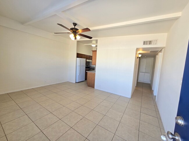 Foto del edificio - 2 Bed 1 Bath Spacious Apartment