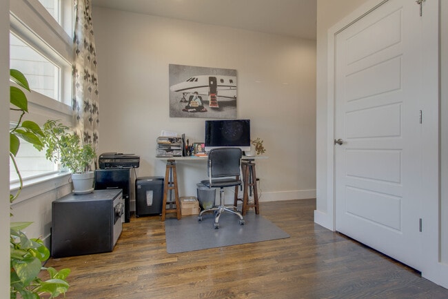 Rincón de oficina - 1515 Porter Rd