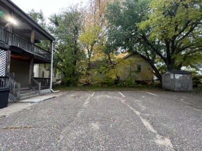 Building Photo - "Charming 2-Bedroom Minneapolis Retreat - Spacious 960 Sq. Ft. Home!"